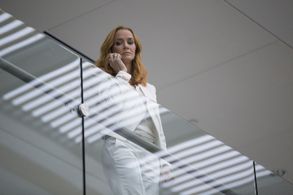 Annie Wersching in Runaways (2017)