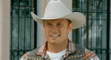 Anton Pampushnyy in Bednaya Liz (2013)