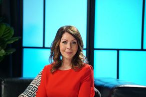 Suzanne Cyr in Christmas with a Prince: The Royal Baby (2021)