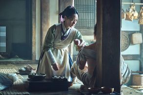 Bae Doona in Kingdom (2019)