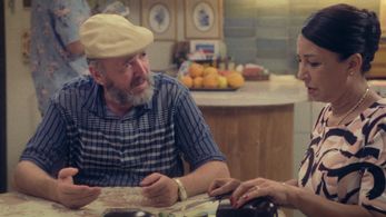 Shalom Assayag and Evelin Hagoel in The Nineties (2022)