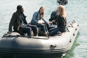 Kim Dickens, Colman Domingo, Dave Erickson, and Alycia Debnam-Carey in Fear the Walking Dead (2015)