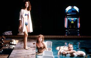 Molly Ringwald and Molly Hagan in Fresh Horses (1988)