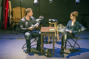 Justin Hartley and Janet Montgomery in This Is Us (2016)