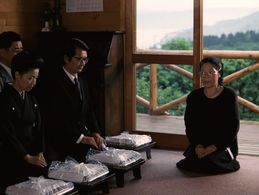 Nobuko Miyamoto and Tsutomu Yamazaki in The Funeral (1984)