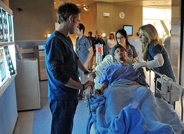 Jeremy Northam and Elisabeth Harnois in Miami Medical (2010)