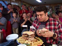 Adam Richman in Man v. Food (2008)