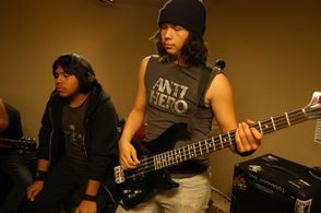 Jonathan Velasquez in Wassup Rockers (2005)