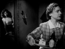 Gertrud Fridh and Anna Lindahl in A Ship to India (1947)