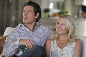 Elisha Cuthbert and Josh Casaubon in Happy Endings (2011)