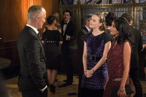 Robert John Burke, Leighton Meester, and Hina Abdullah in Gossip Girl (2007)