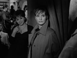 Kalina Jedrusik and Barbara Krafftówna in Jak byc kochana (1963)