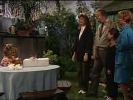 Andrea Elson, Paul Fusco, Benji Gregory, Anne Schedeen, and Max Wright in ALF (1986)