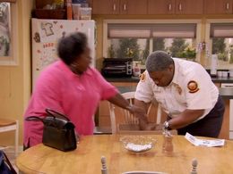 Cassi Davis and LaVan Davis in House of Payne (2006)