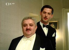 Jan Hartl and Marián Labuda in Konec starych casu (1989)