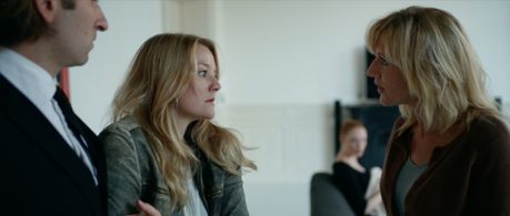 Johanna ter Steege, Charlotte de Moel, Marco Pesch, and Annelies Appelhof in Het Contract (2012)