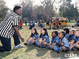 Bernie Mac and Dee Dee Davis in The Bernie Mac Show (2001)