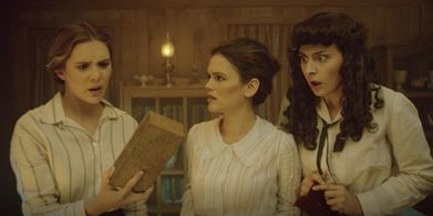 Elizabeth Olsen, Rachel Bilson, and Maria Blasucci in Drunk History (2013)