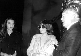 Eva Bartok, Curd Jürgens, and Deana Jürgens