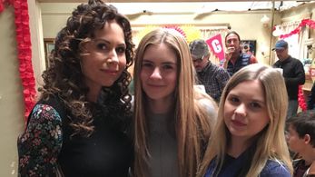 Minnie Driver, Taylor, and Kyla Kenedy shooting 