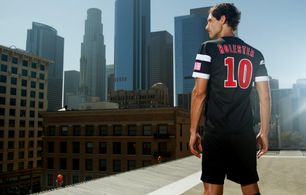 Tanc Sade in Matador (2014)