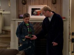 Jay Mohr and Ryan Malgarini in Gary Unmarried (2008)