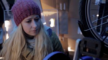 Lindsay-Elizabeth Hand in 