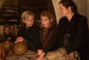 Emily Watson, Nico Liersch, and Sophie Nélisse in The Book Thief (2013)