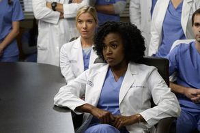 Jerrika Hinton and Tessa Ferrer in Grey's Anatomy (2005)