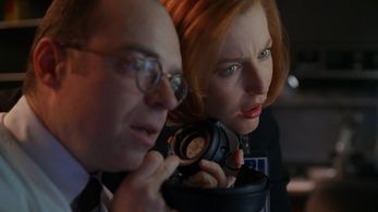 Gillian Anderson and Bill Dow in The X-Files (1993)