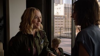 Still of Sarah Goldberg and Kina Bermudez in Barry and Chapter Four: Commit ... to YOU