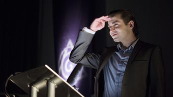 Surf - On Set as Gabriel Rhodes