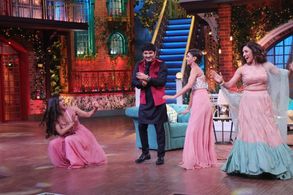 Mukti Mohan, Shakti Mohan, Neeti Mohan, and Kapil Sharma in The Kapil Sharma Show (2016)