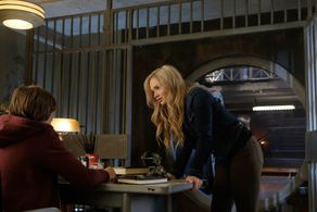 Natalie Alyn Lind and Percy Hynes White in The Gifted (2017)