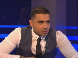 Jay Sean in Nikki & Sara Live (2013)