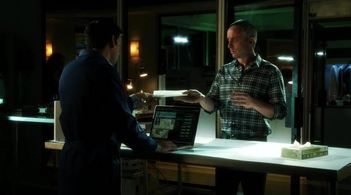 Wallace Langham and Jon Wellner in CSI: Crime Scene Investigation (2000)