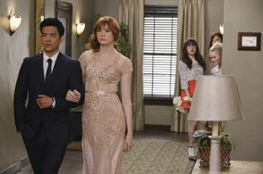 John Cho, Colleen Smith, Allyn Rachel, Karen Gillan, and Amanda Jane Cooper in Selfie (2014)