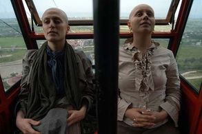 Mania Akbari in 10 + 4 (Dah be alaveh chahar) (2007)