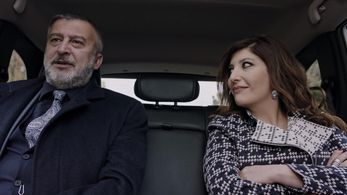 Hüseyin Avni Danyal and Sebnem Bozoklu in Persona (2018)