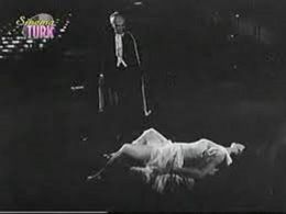 Ayfer Feray and Atif Kaptan in Dracula in Istanbul (1953)