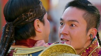 Kim Jung-hyun and Jeong Woong-in in The Empress Ki (2013)