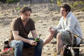 Philipp Danne and Jan Josef Liefers in Der Mann auf dem Baum (2011)