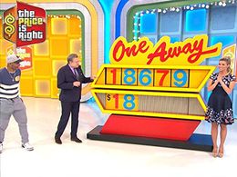 Drew Carey and Amber Lancaster in The Price Is Right (1972)