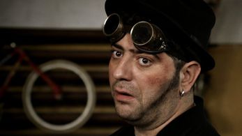 La bani, la cap, la oase