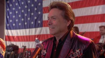 Mickey Gilley in Gordy (1994)