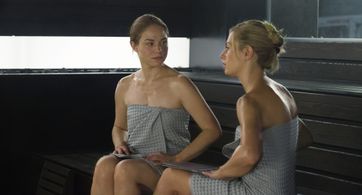 Cécile de France and Émilie Dequenne in Möbius (2013)