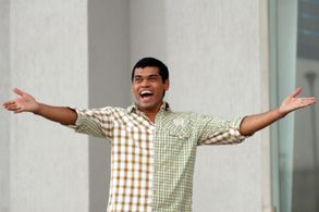 Siddarth Jadhav in Time Please (2013)