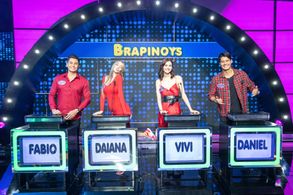 Vivi Negrini, Daiana Menezes, Daniel Matsunaga, and Fabio Ide in Family Feud Philippines (2022)
