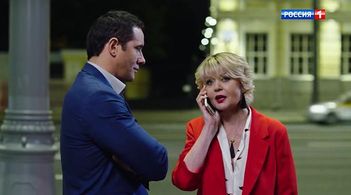 Yuliya Menshova in Mezhdu nami, devochkami. Prodolzheniye: Episode #1.11 (2019)