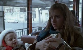 Ava Loraschi and Charlotte Véry in A Tale of Winter (1992)